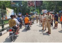 Rishikesh is packed with Kanwar pilgrims, vehicles were taken into the river to avoid traffic jam