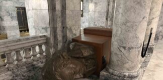Toll could be nearly $1M from vandalism in Washington state Capitol A bust of George Washington lies tipped over on the third floor of the Washington state Capitol building in Olympia