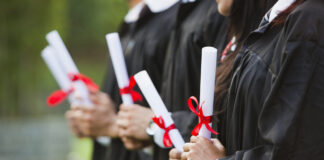 Bill to boost financial aid for students at WA’s private colleges moves out of Senate graduation