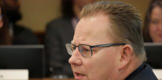 Reykdal: Washington behind as lawmakers study school phone limits Superintendent of Public Instruction Chris Reykdal testifies during a committee hearing on Jan. 22, 2026