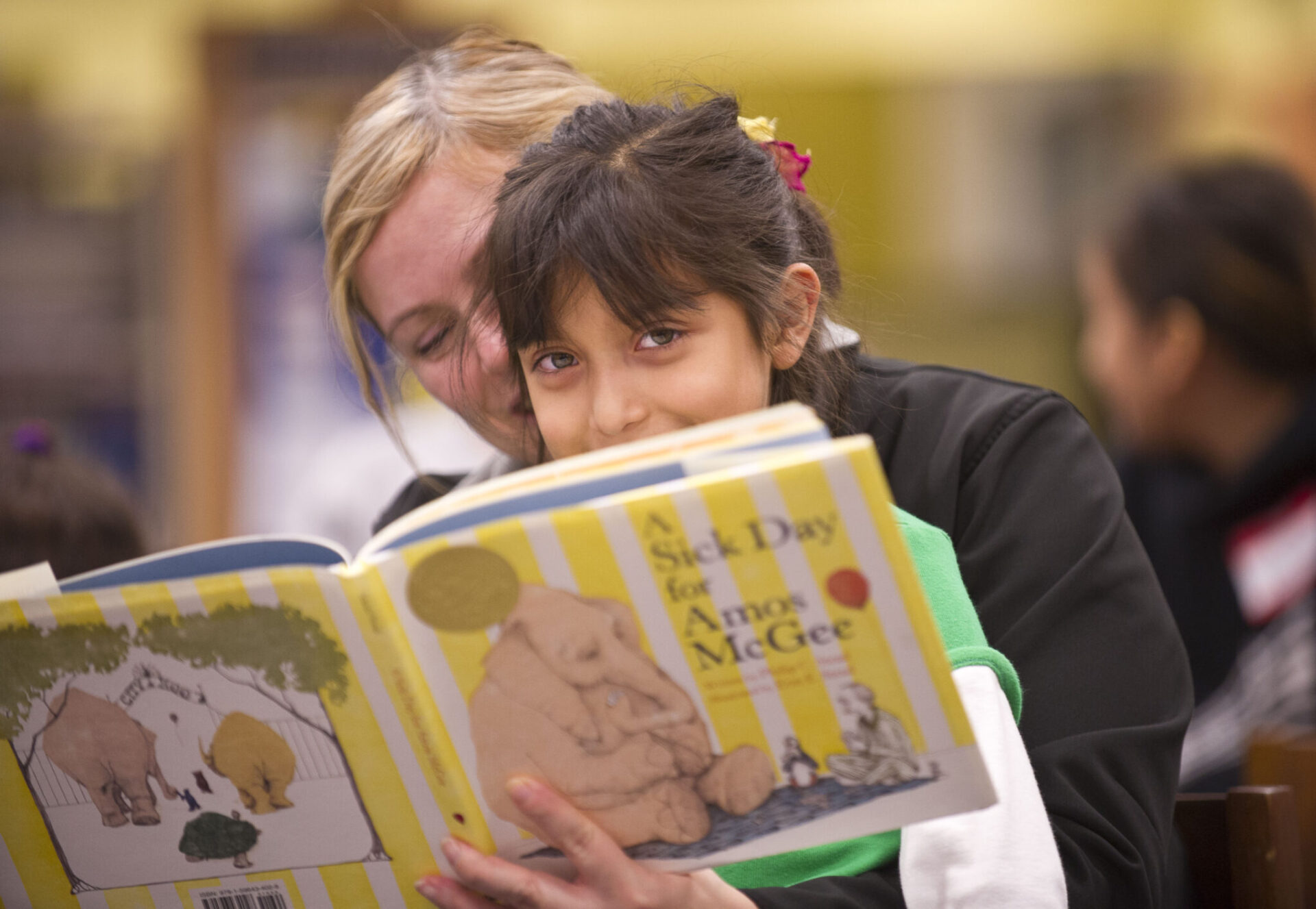A mother and daughter take part in the Prime Time Family Reading Program in Kennewick, Washington