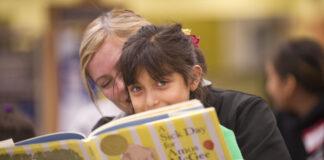A mother and daughter take part in the Prime Time Family Reading Program in Kennewick, Washington
