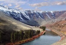 ‘Our new normal’: WA confronts another year of drought The Yakima River flows south of Roza