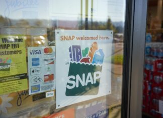 Food stamp enrollment drops in WA as immigrants exit program Food stamp enrollment
