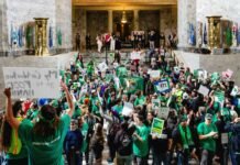 WA state workers head into difficult wage talks as budget outlook darkens Hundreds of state workers entered the state Capitol in Olympia to protest potential furloughs amid a massive budget shortfall on Wednesday, April 9, 2025