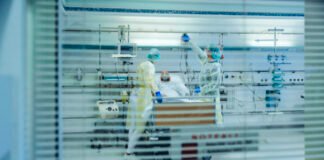 Washington state needs to do more to boost the supply of medical doctors, a family medicine doctor argues. (Getty Images)