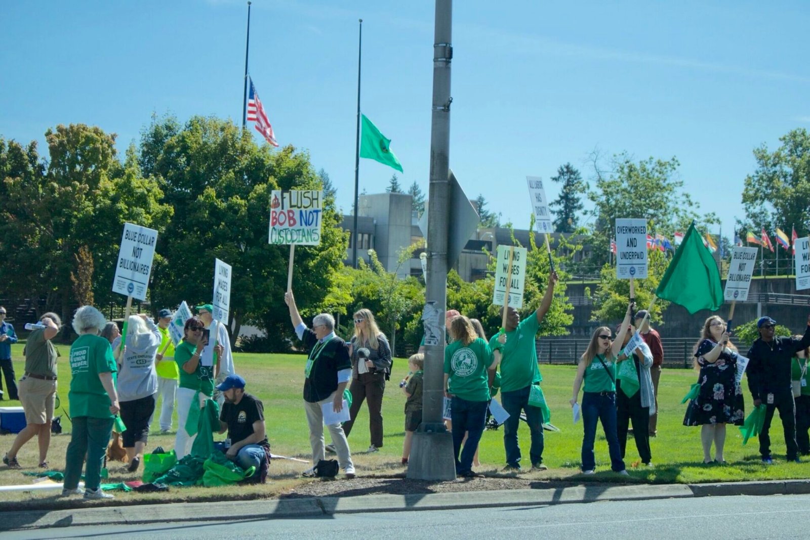 Roughly 100 state employees, most of whom are members of the Washington Federation of State Employees, lined Capitol Way in Olympia, Wash. on Aug. 31, 2026 to demand higher wages in their next two-year contract. (Photo by Aspen Ford/Washington State Standard)