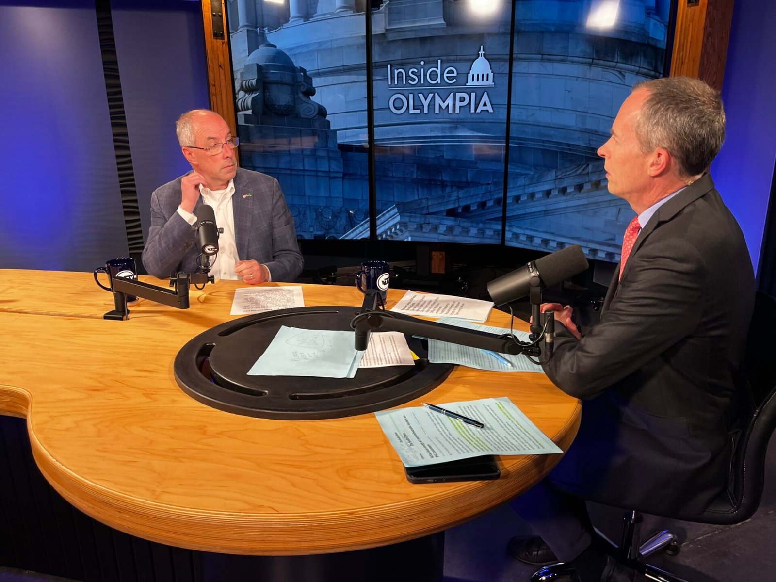 Washington Policy Center Vice President of Research Todd Myers, left, joins “Inside Olympia” host Austin Jenkins, right, to discuss whether the state should make it easier for utilities to meet its clean energy mandates. (Photo courtesy of TVW)