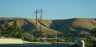 Just east of the Cascades, Washington’s Yakima Valley is at the center of a lengthy court battle over the region’s legislative boundaries. This year, the district is entering its second election since the it’s map was redrawn and Latino voters became the majority. (Photo by Aspen Ford/Washington State Standard)