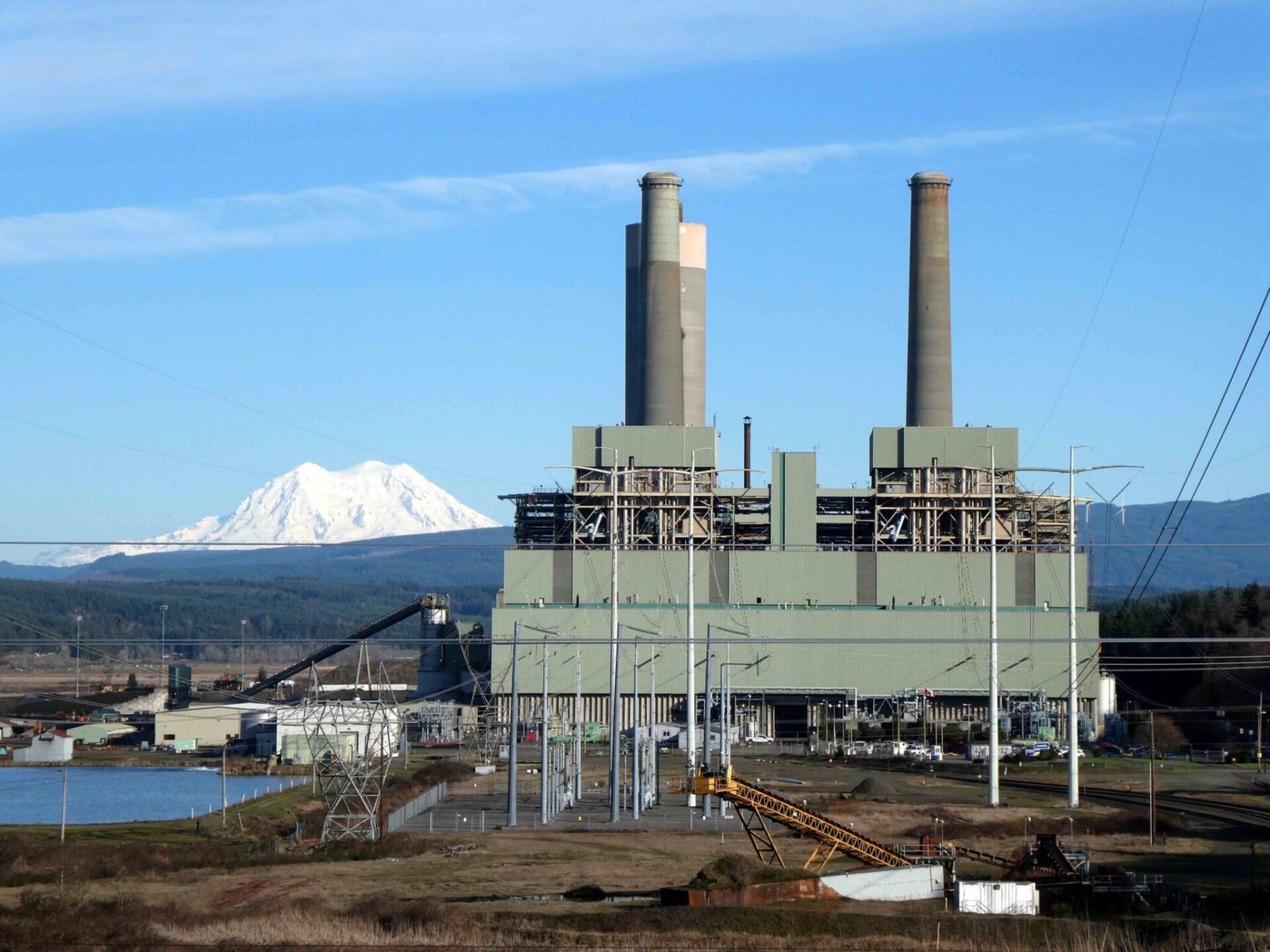 The steam plume from the TransAlta coal power plant outside Centralia, Wash. could formerly be seen from 30 miles away on cold, clear days. But it’s been absent since mid-December when the plant shut down for conversion to natural gas. (Photo by Tom Banse)